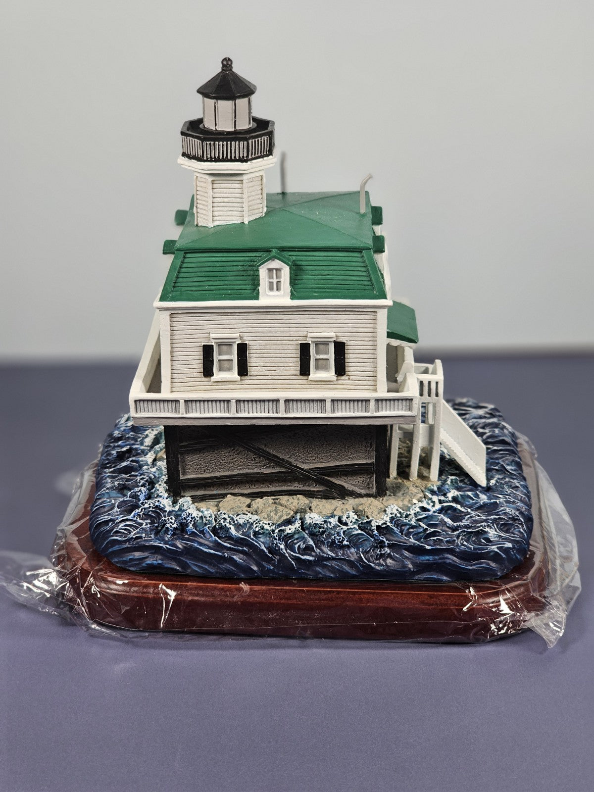 Lefton Lost Lights Bridgeport Harbor Lighthouse Figurine With Tin & COA