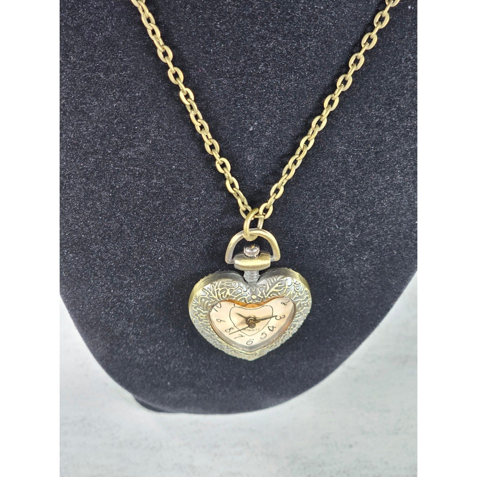 Vintage Heart Pocket Watch Necklace, Quartz Pendant, Gold Tone Chain