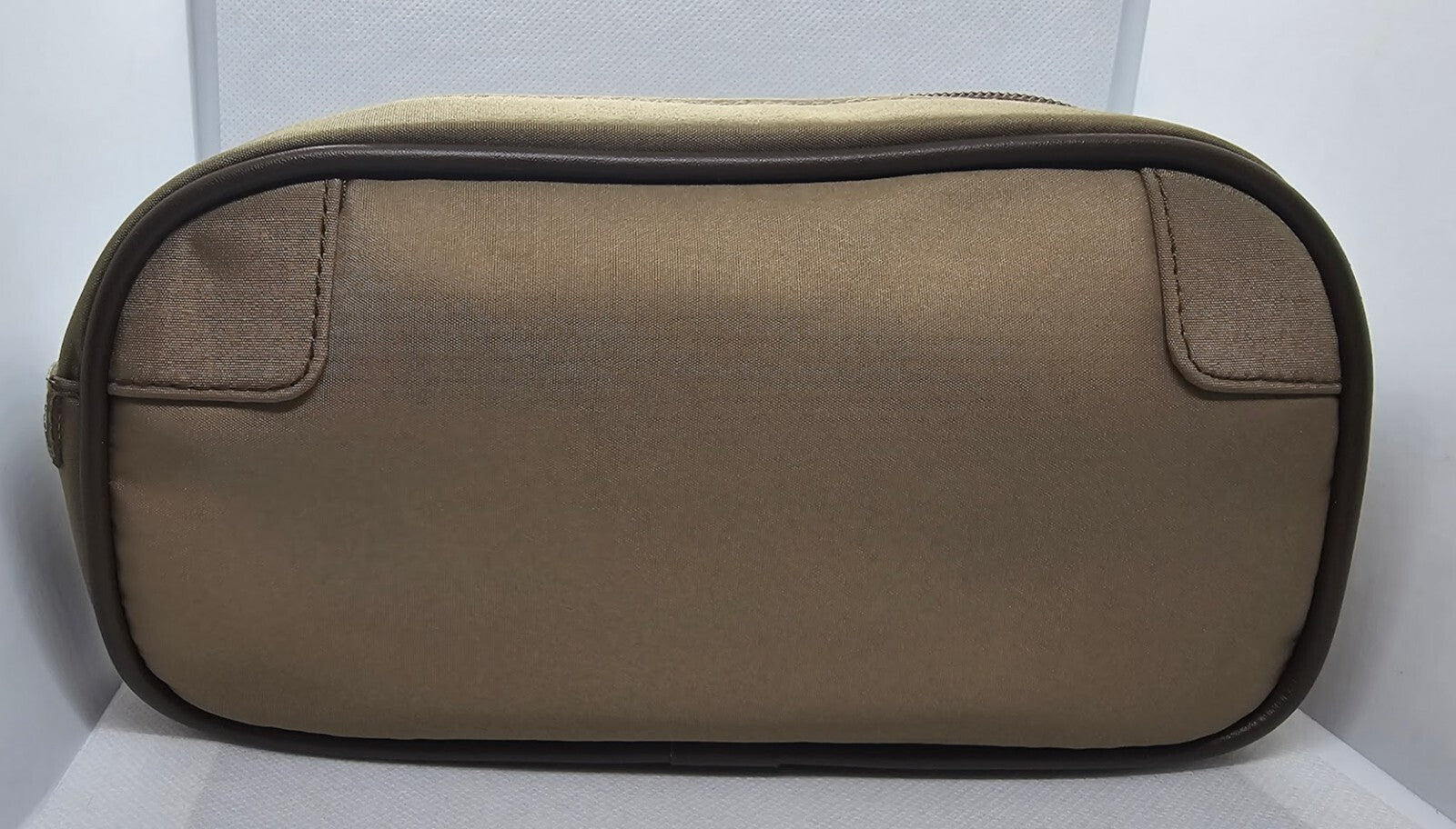 Tan Delta Airlines Amenity Bag w/ detachable handle - Toiletry bag