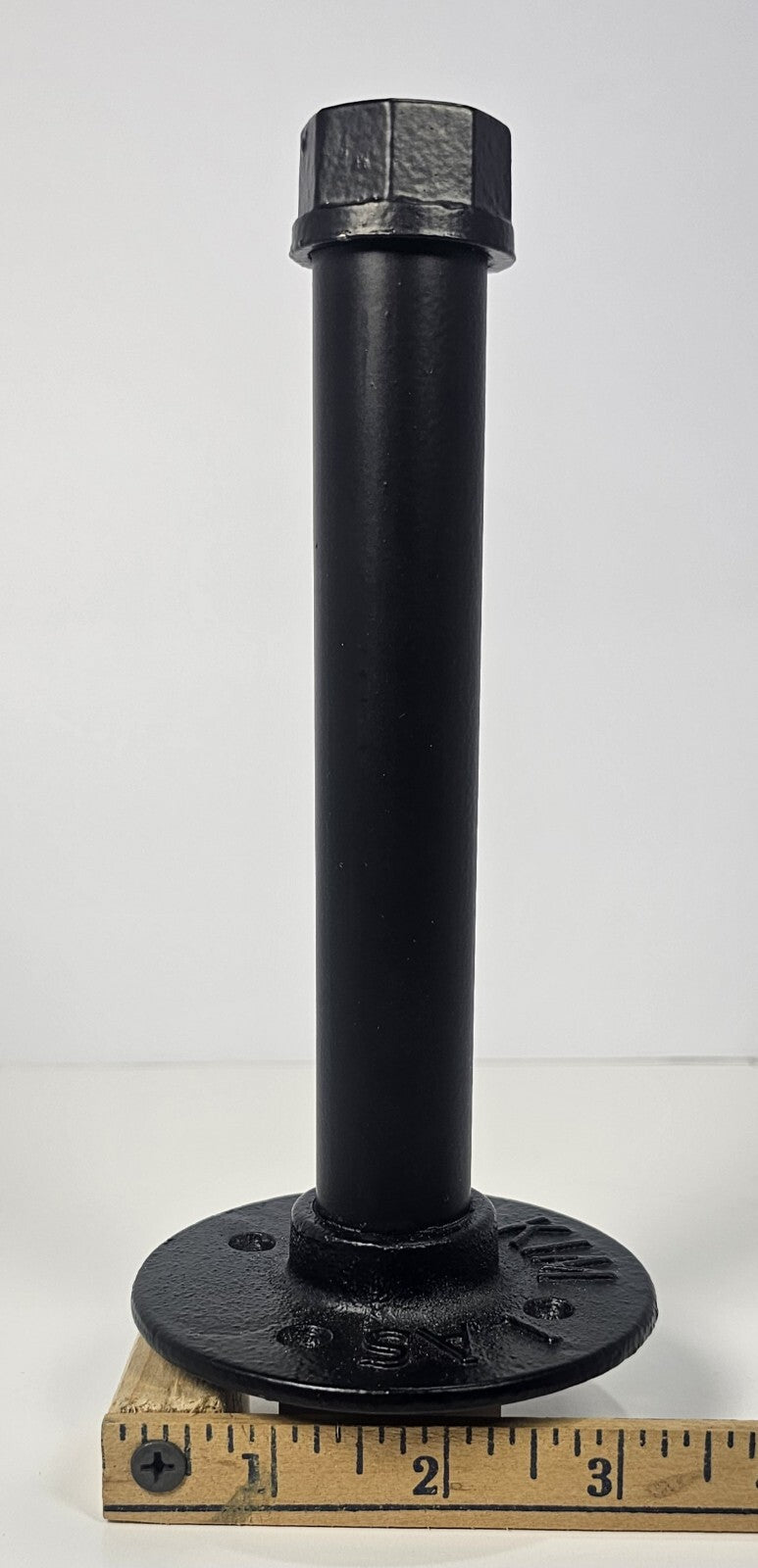 7" Black Industrial Pipe Shelf Bracket – Heavy-Duty Industrial Style