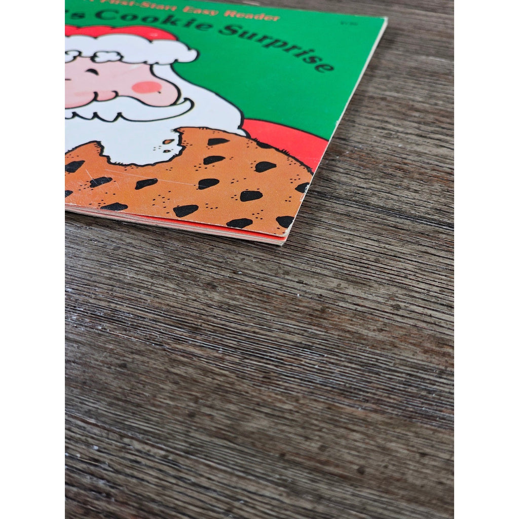 Santa's Cookie Surprise 1989 Troll Easy Reader Christmas Book