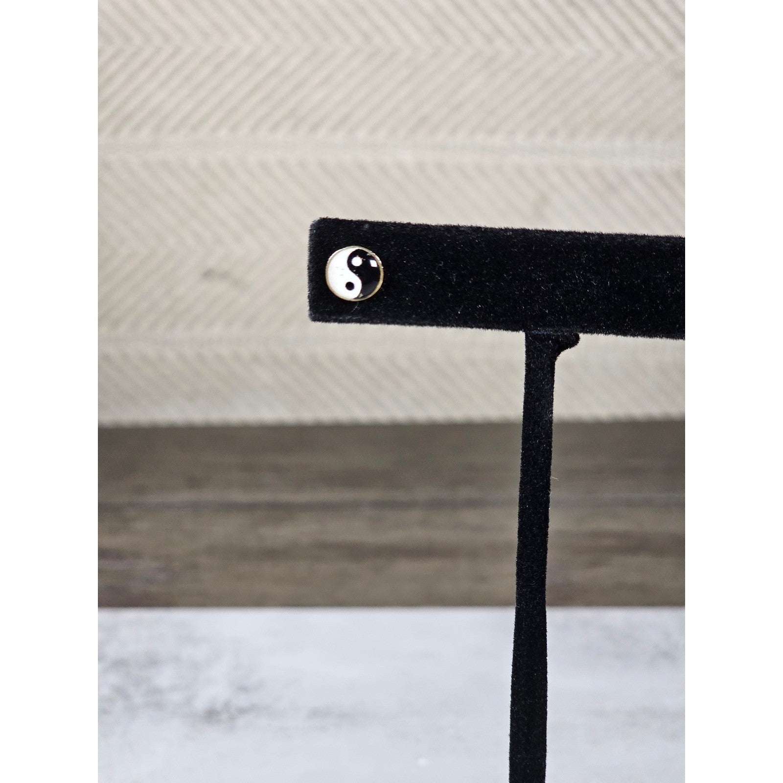 Vintage Yin Yang Stud Earrings Black White Enamel Round Posts