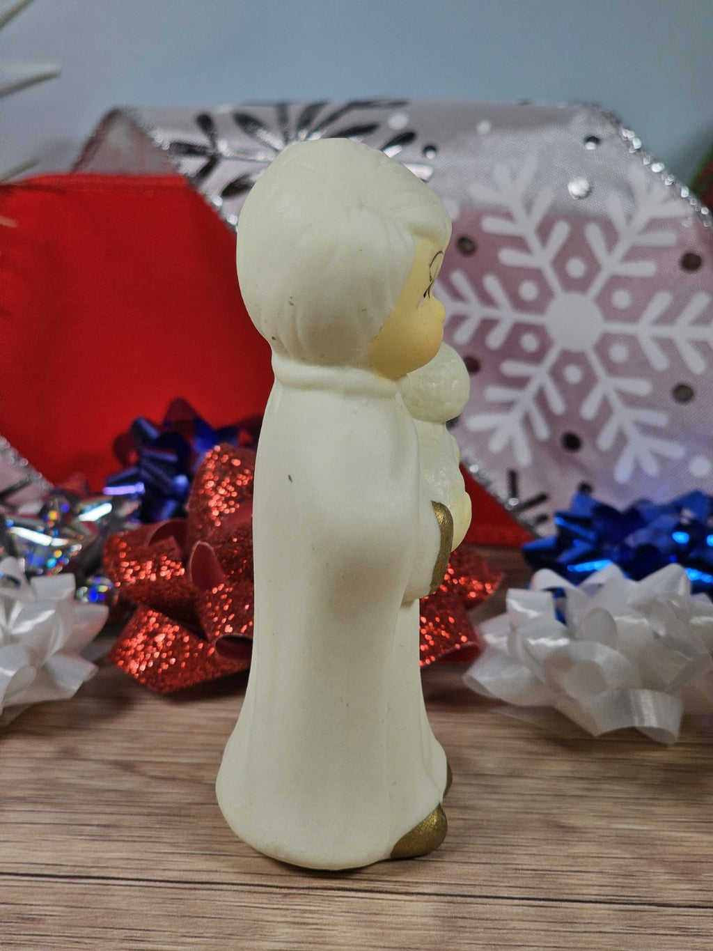 1980s Vintage White & Gold Tone 3½″ Nativity Wise Man Figurine Holding Lamb