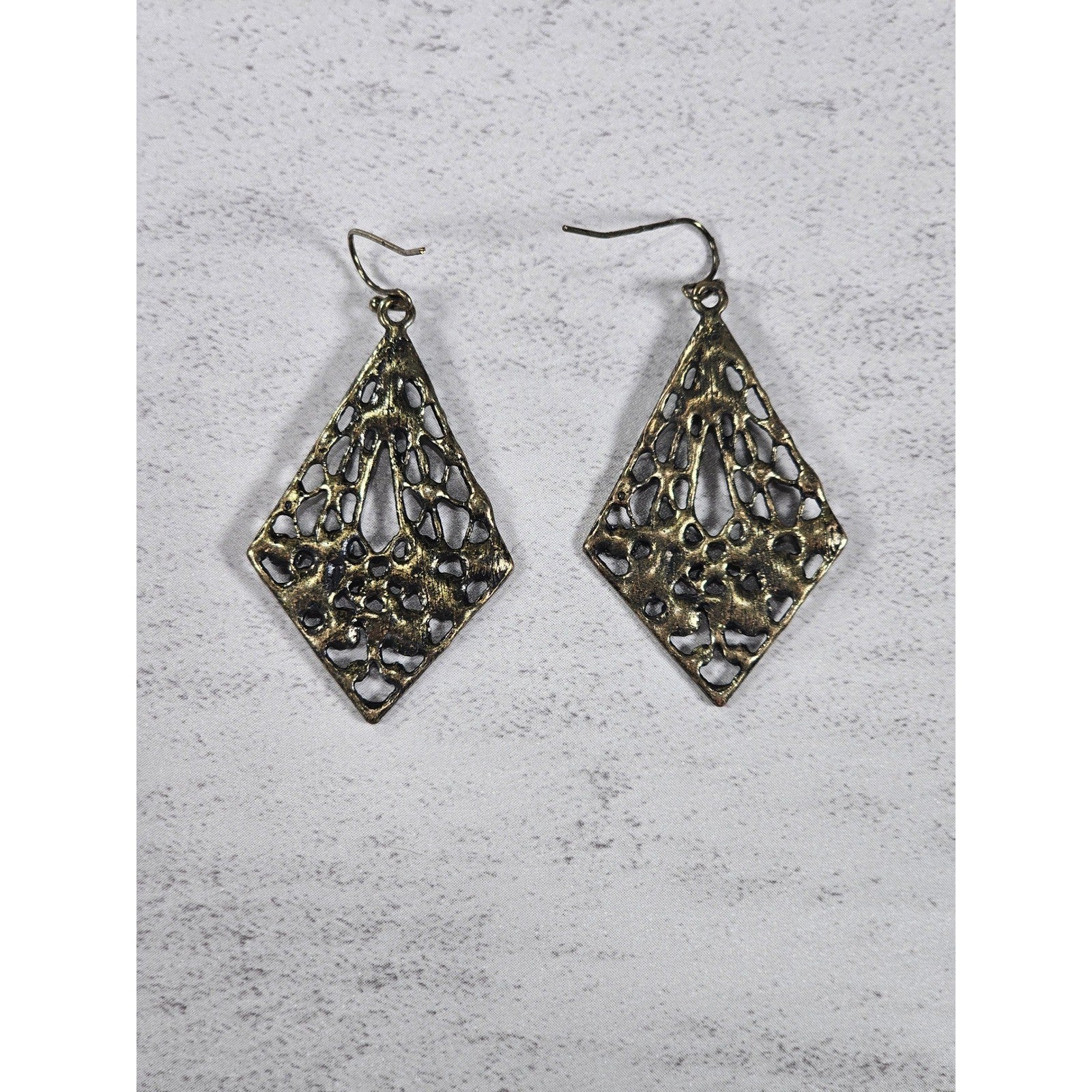 Vintage Filigree Dangle Earrings Diamond Floral Drop Brass Tone