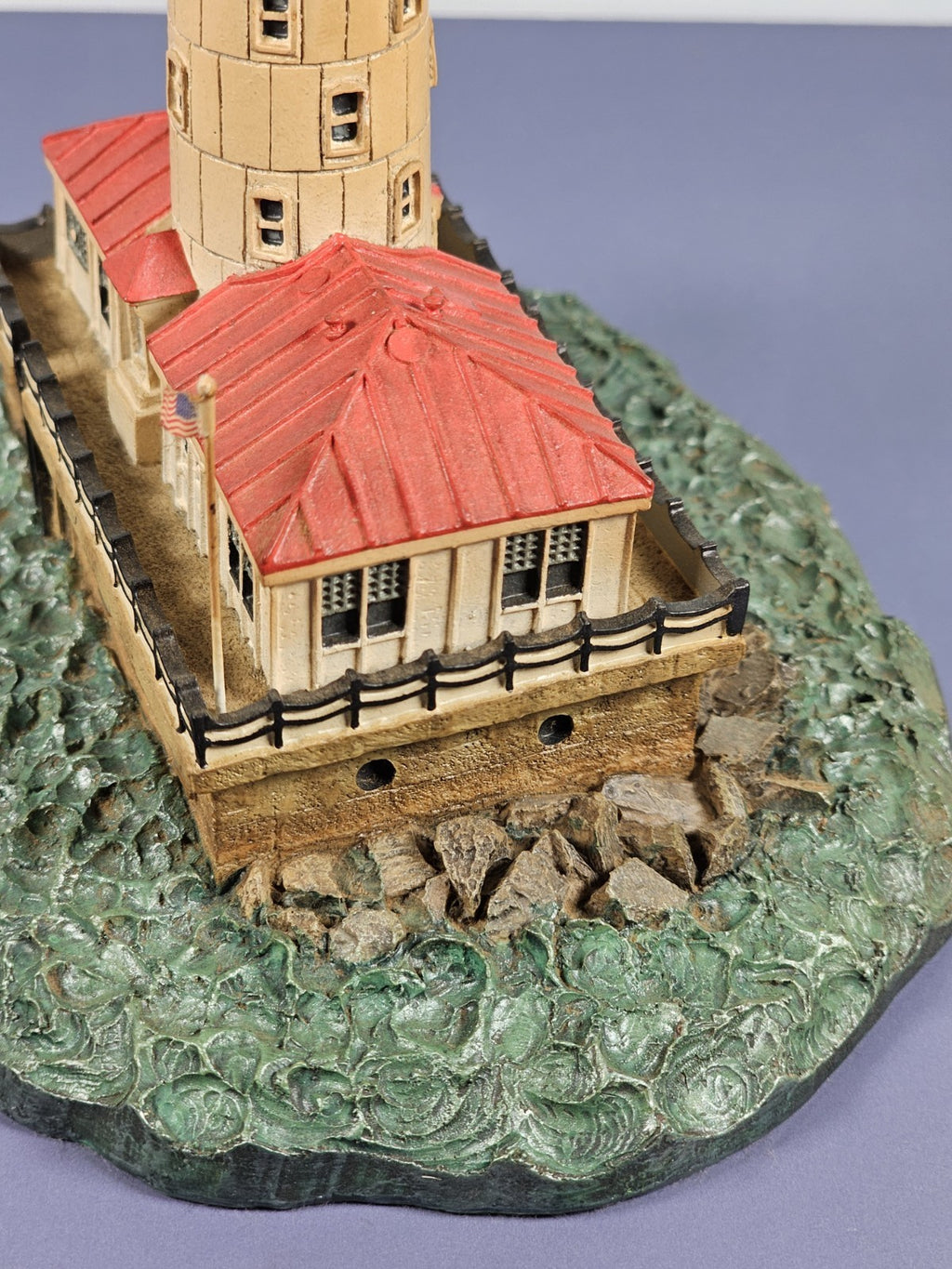 1993 DANBURY MINT CHICAGO HARBOR LIGHT HISTORIC LIGHTHOUSES