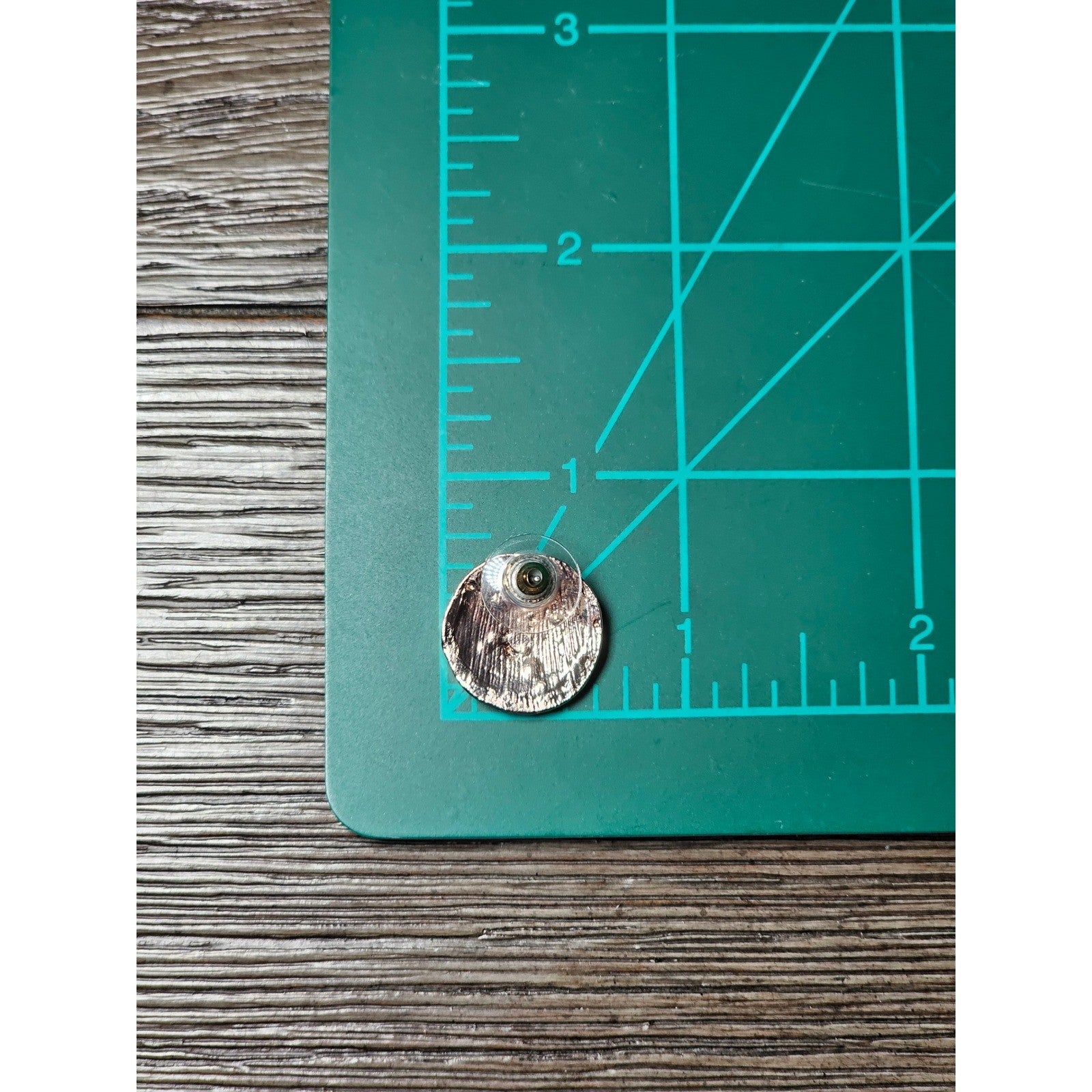 Textured Gold Tone Round Stud Earrings Vintage Style Minimal Earrings