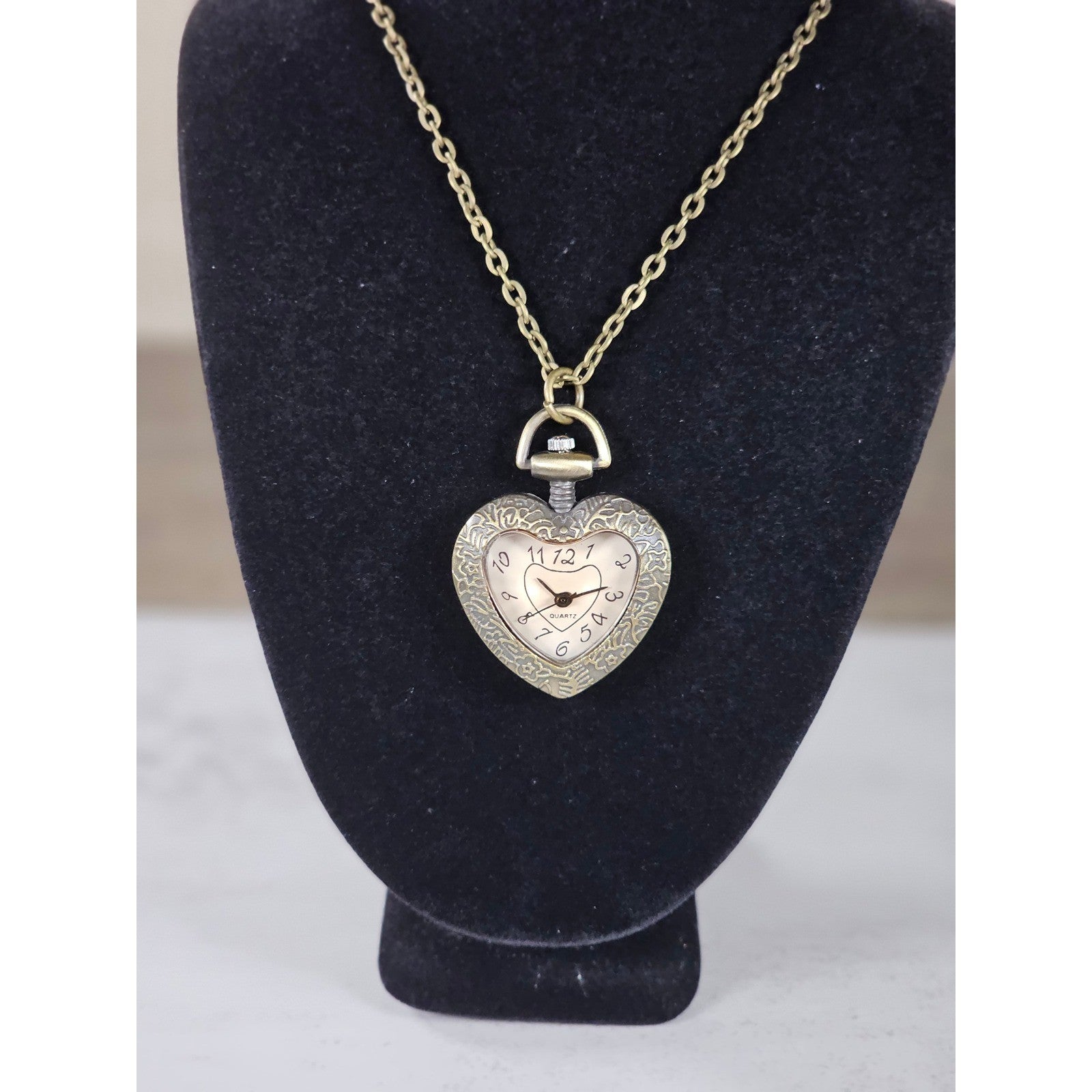 Vintage Heart Pocket Watch Necklace, Quartz Pendant, Gold Tone Chain