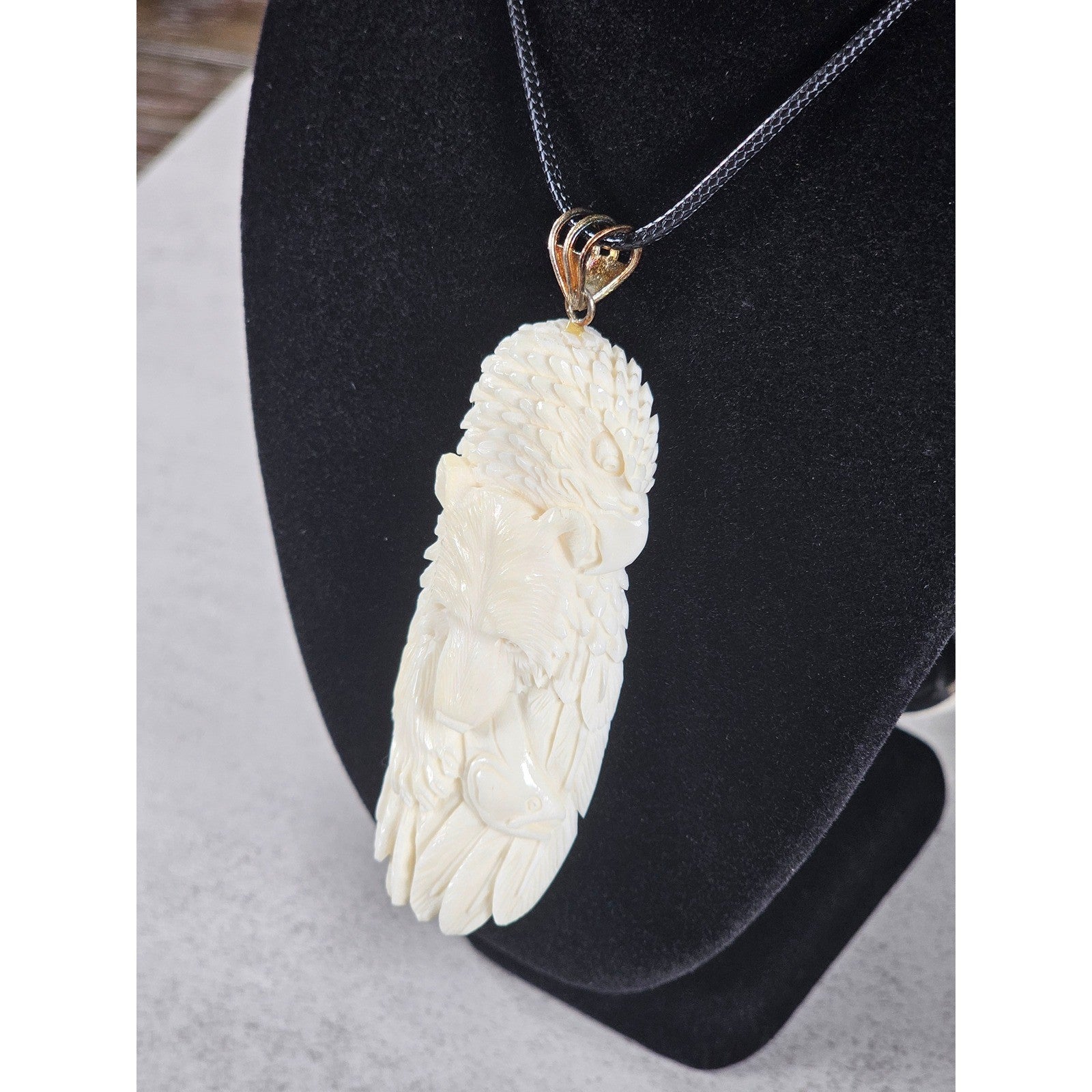 Vintage Carved Buffalo Lion Eagle Wolf Pendant Necklace
