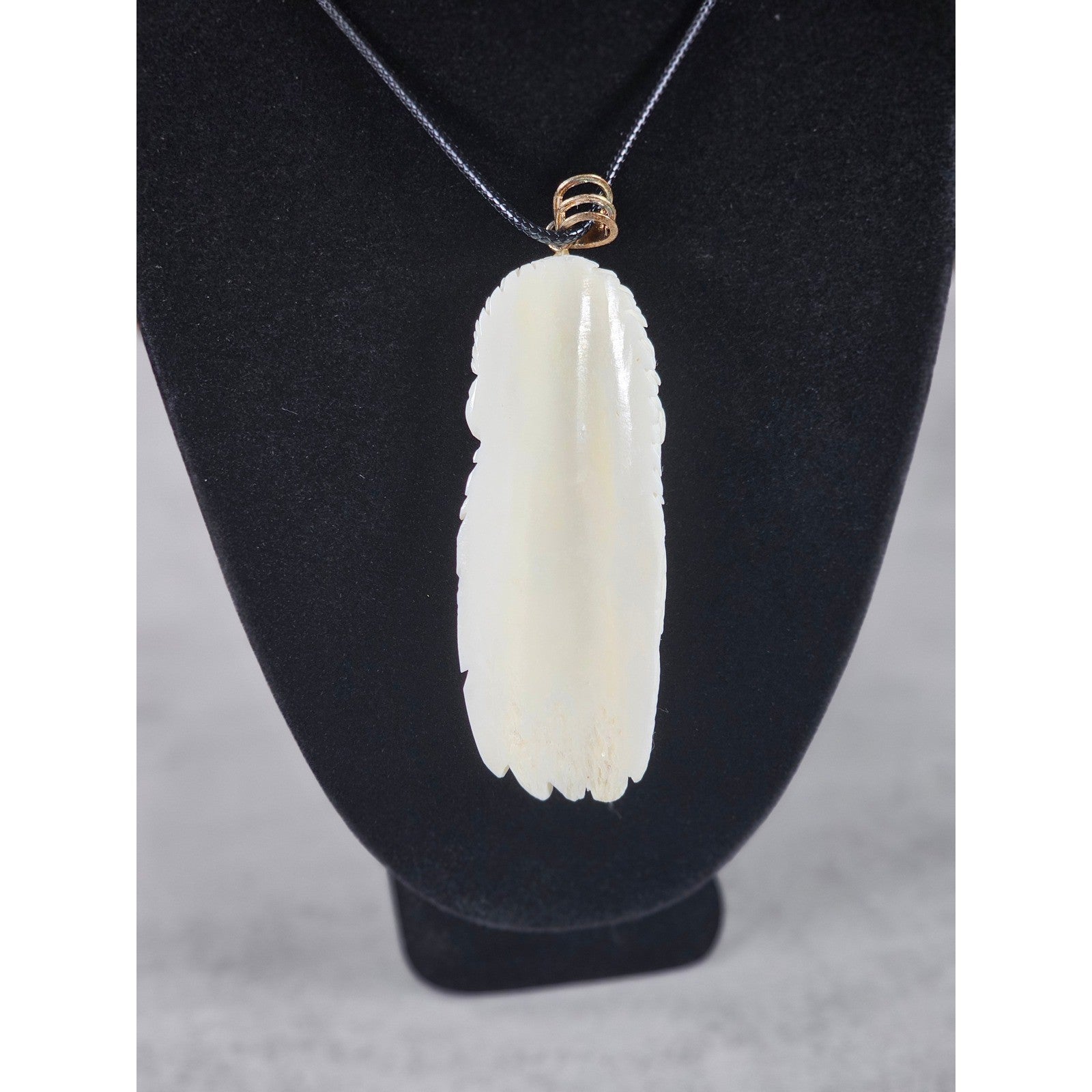 Vintage Carved Buffalo Lion Eagle Wolf Pendant Necklace