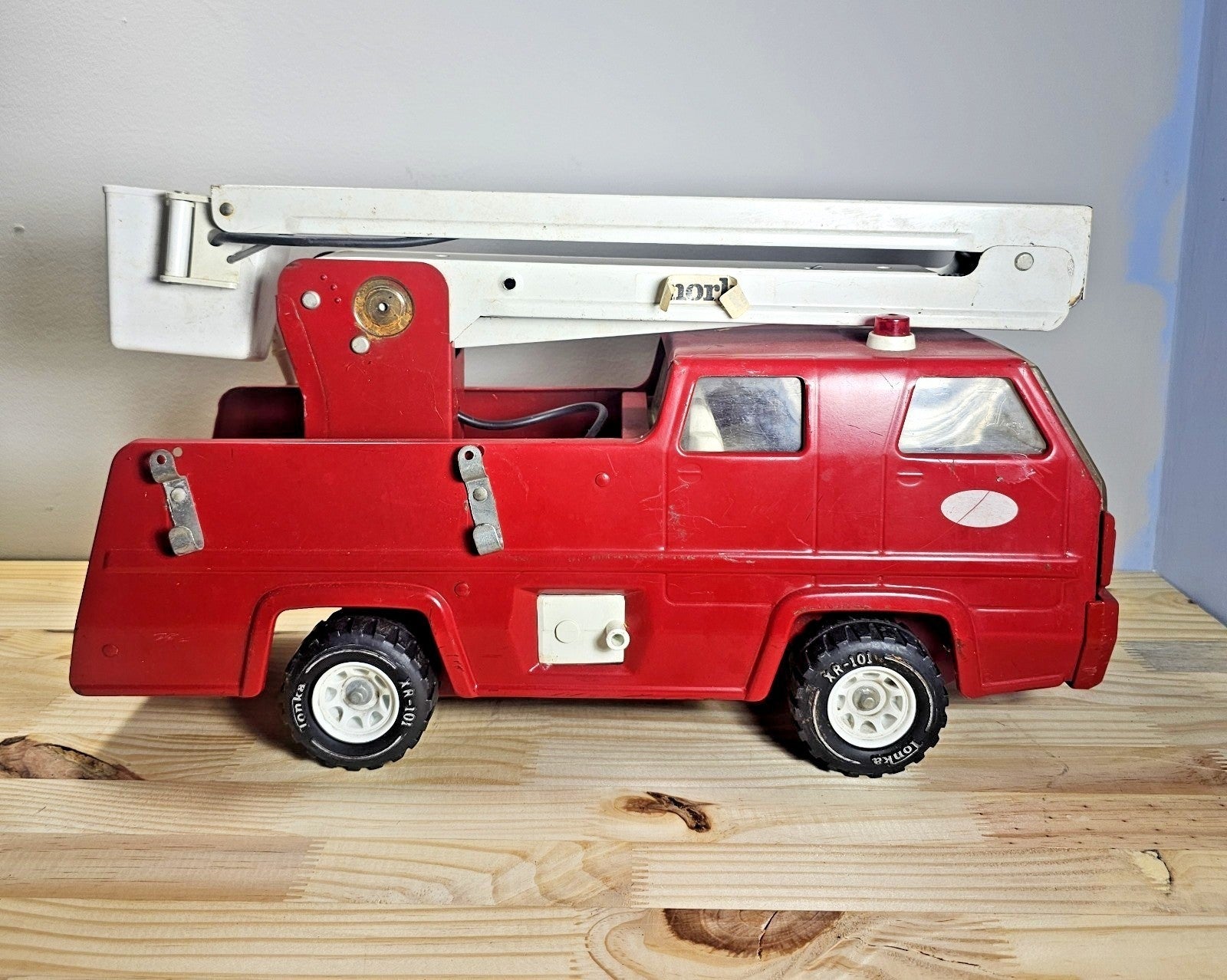 Vintage Tonka Snorkel Fire Truck 1970s Pressed Steel Red 18 Collectible Toy