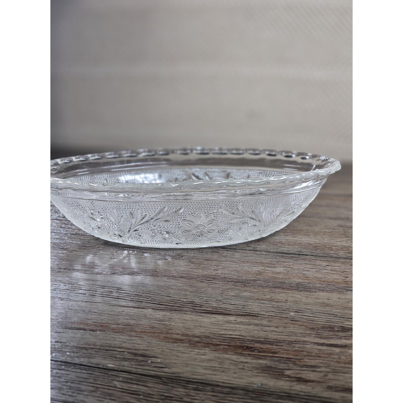 Anchor Hocking Sandwich Glass Oval Serving Bowl Scalloped Edge