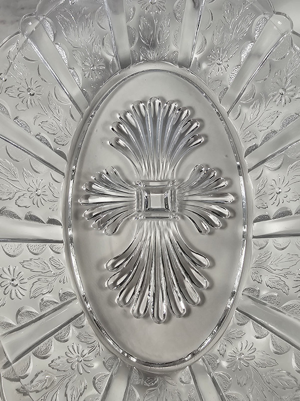 Vintage Clear Glass Paneled Sunflower-Pattern Oblong Bowl 9″