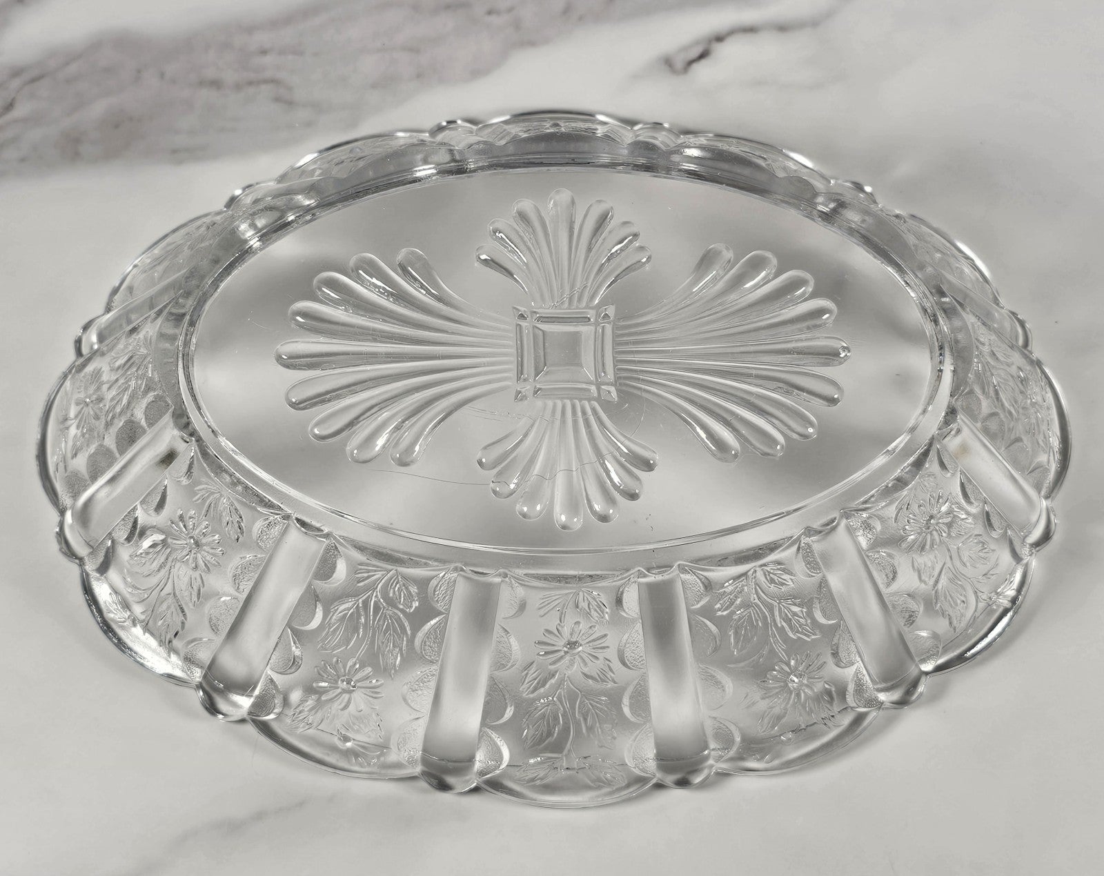 Vintage Clear Glass Paneled Sunflower-Pattern Oblong Bowl 9″