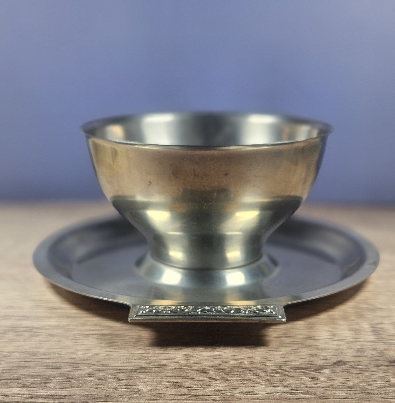 International Decorator Stainless Steel Gravy Bowl With Attached Plate Elegant