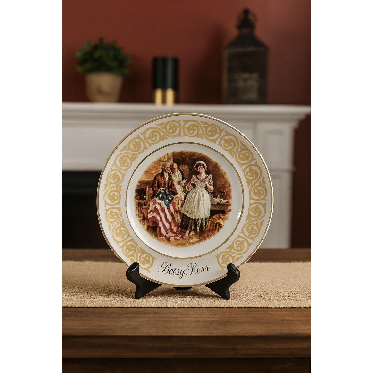 Vintage 1973 Avon Betsy Ross Plate Enoch Wedgwood England Gold Trim 9"