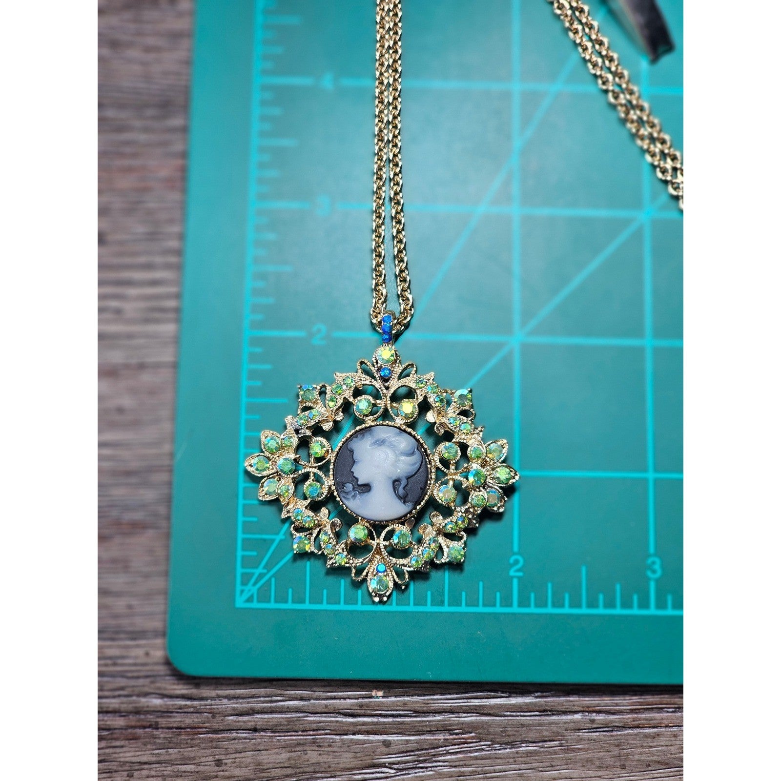 Vintage Cameo Pendant Necklace Gold Tone Aurora Borealis Rhinestones