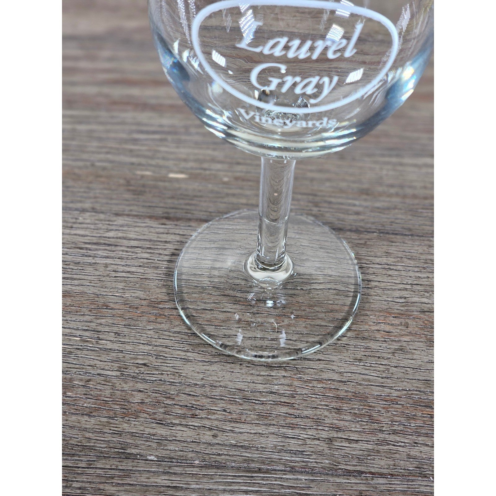 Laurel Gray Vineyards Wine Glass 7" Etched Stemware