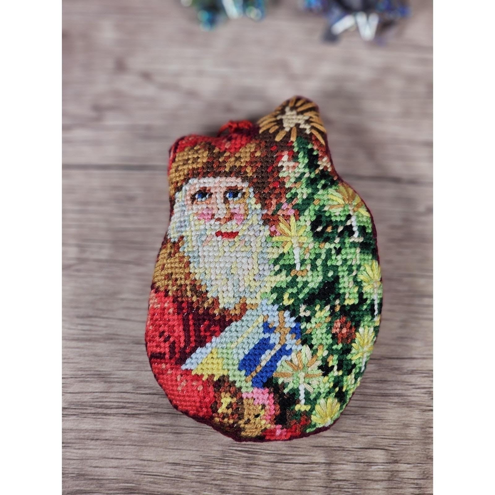 Vintage Embroidered Santa Ornament Christmas Tree Fabric 4 Inch