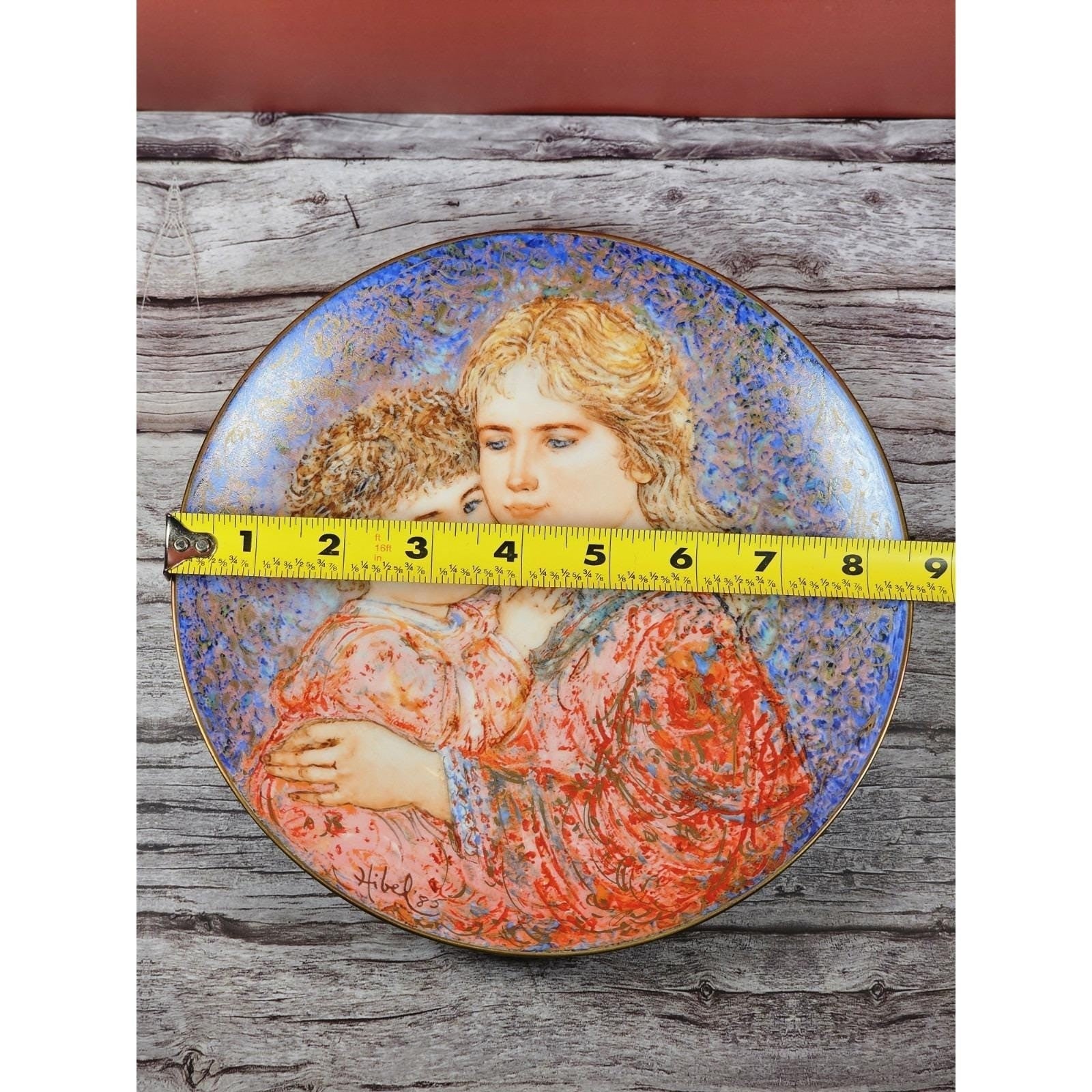 1985 Edna Hibel Mother and Child Plate "Erica & Jamie" Knowles 8.5"