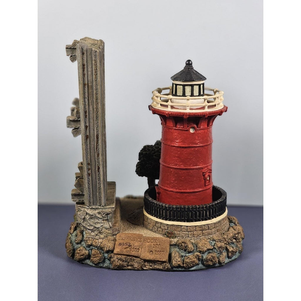 Harbour Lights Jeffreys Hook Lighthouse 1997 w/ COA