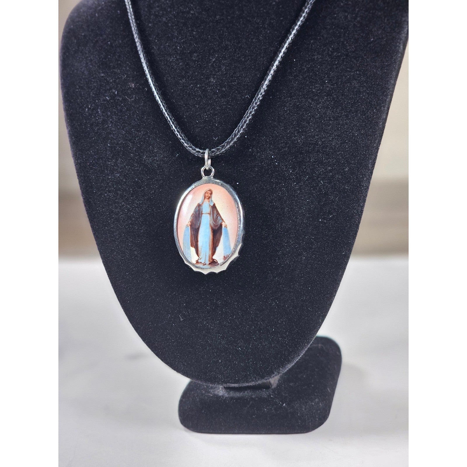 Vintage Red Madonna Pendant Necklace Oval Catholic Cross Back Charm