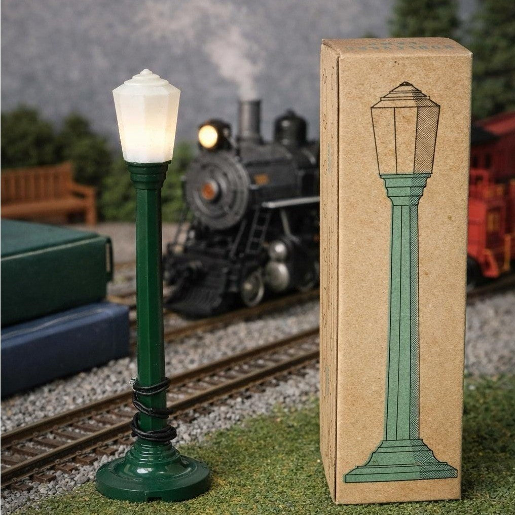 Vintage Colber Boulevard Lamp Model Train Street Light w Original Box