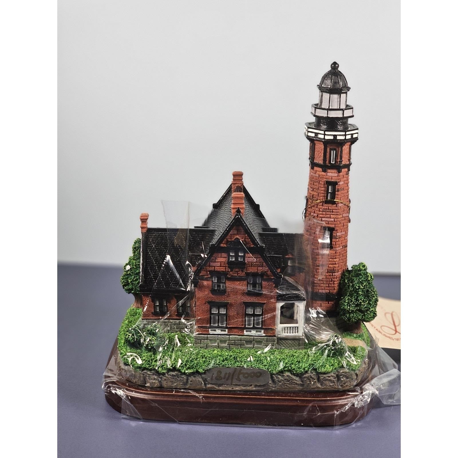 Lefton Cleveland Lighthouse Lost Lights w/ Box COA