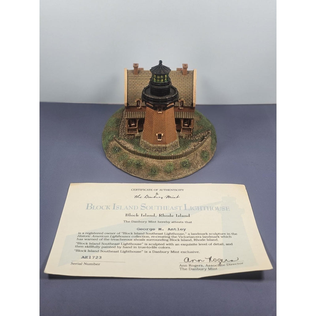 Danbury Mint Block Island Lighthouse Figurine COA 7 Inch Base