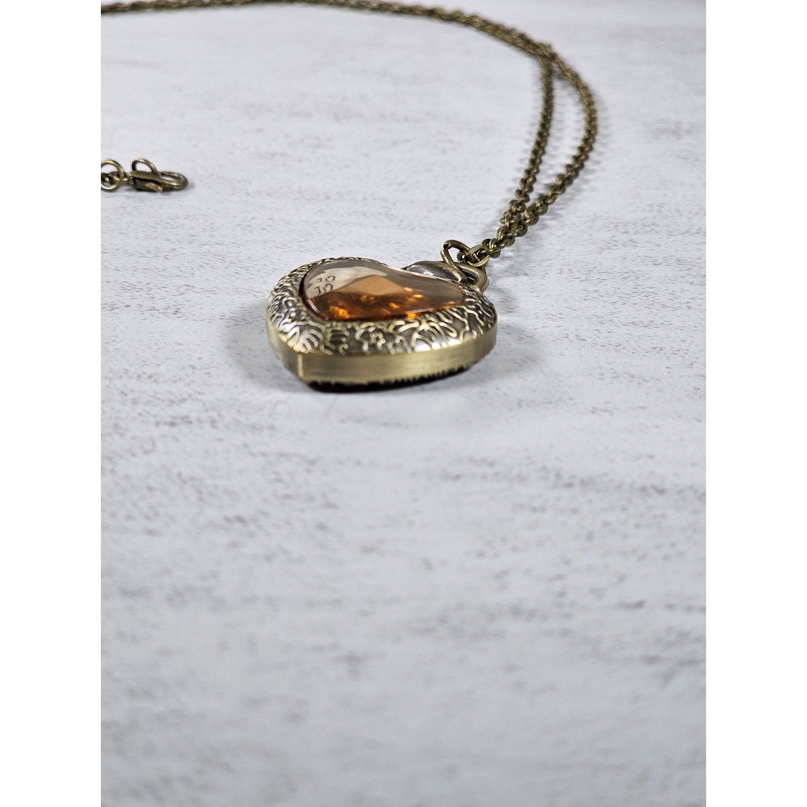 Vintage Heart Pocket Watch Necklace, Quartz Pendant, Gold Tone Chain