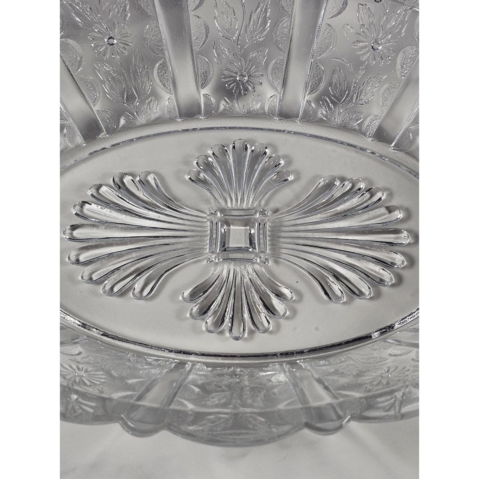 Vintage Clear Glass Sunflower Pattern Oblong Serving Bowl 9"