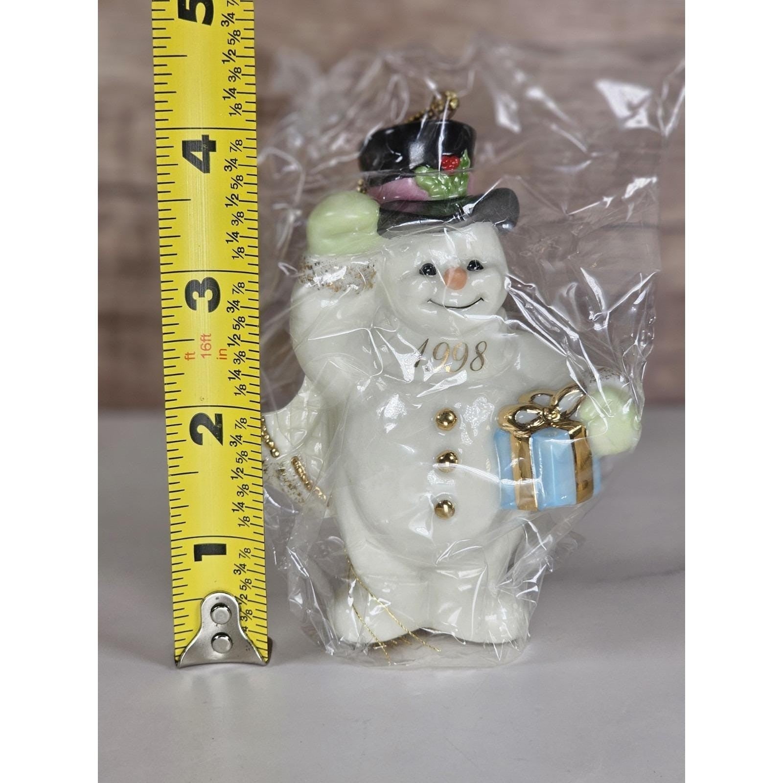 Lenox Classics 1998 Snowman Ornament Ivory China 24K Gold Boxed