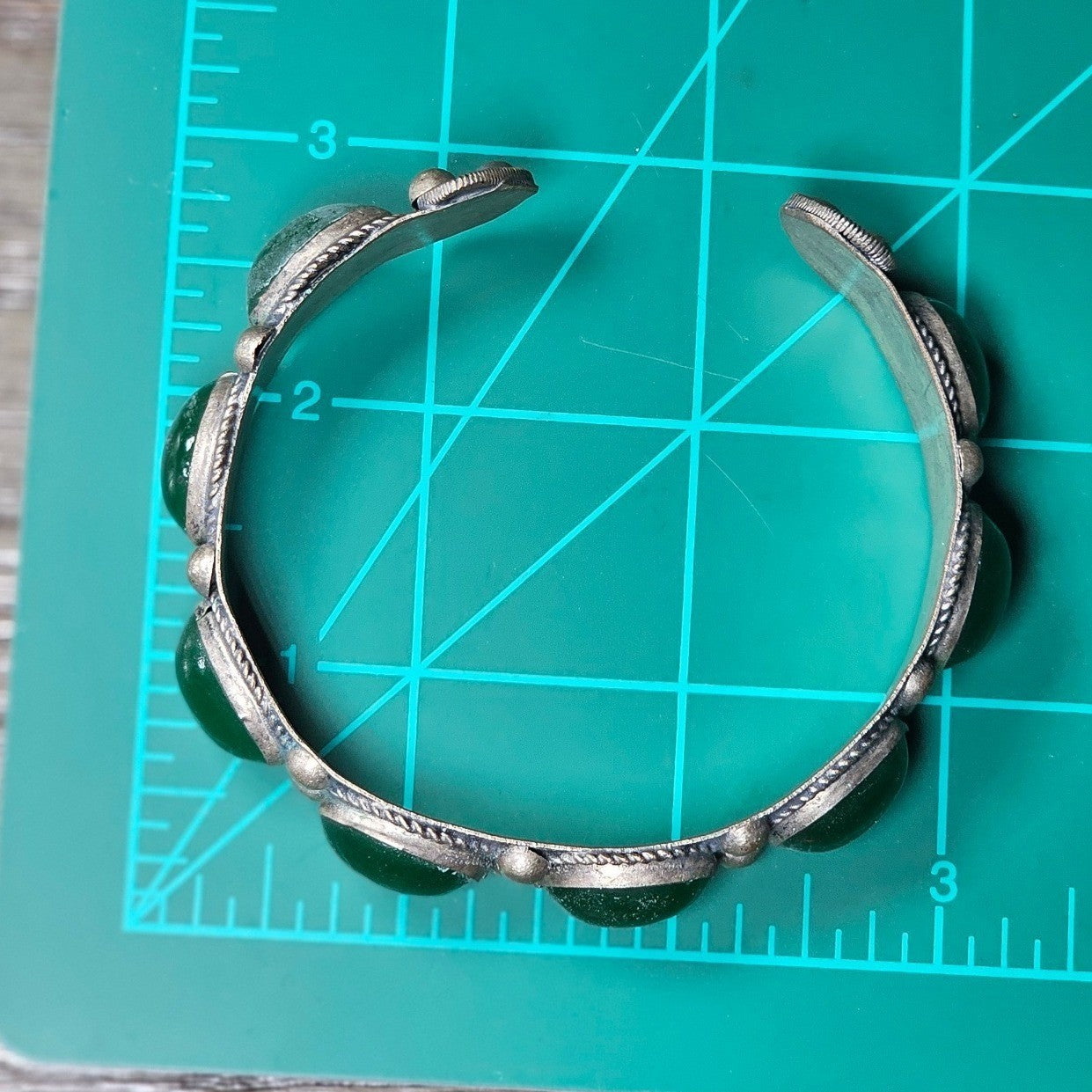 Vintage Green Cabochon Cuff Bracelet Silver Tone Boho Statement