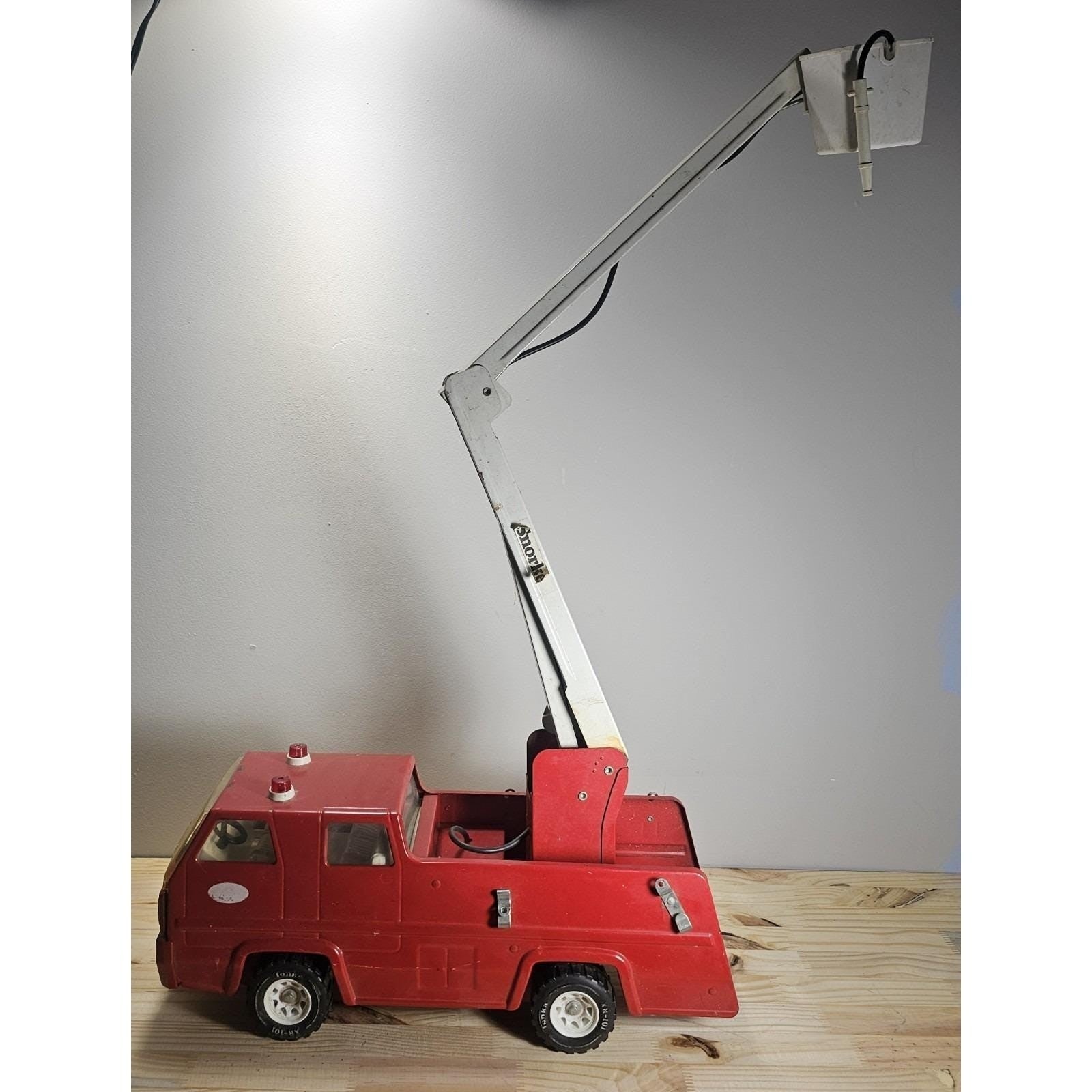 Vintage Tonka Snorkel Fire Truck 18" Pressed Steel Ladder Truck