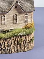 Harbour Lights Lighthouses #255 "La Martre" Quebec, Mint in box with COA.