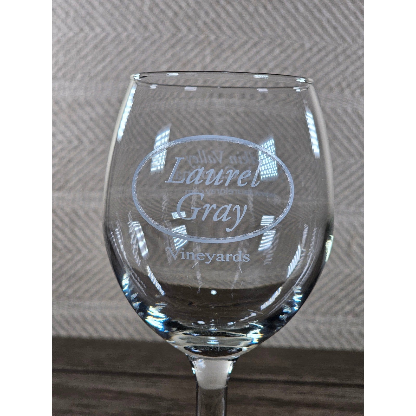 Laurel Gray Vineyards Wine Glass 7" Etched Stemware