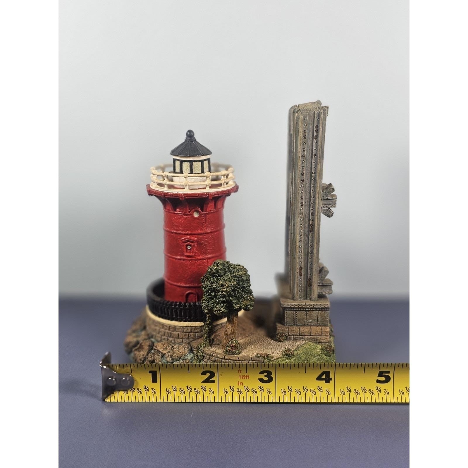 Harbour Lights Jeffreys Hook Lighthouse 1997 w/ COA