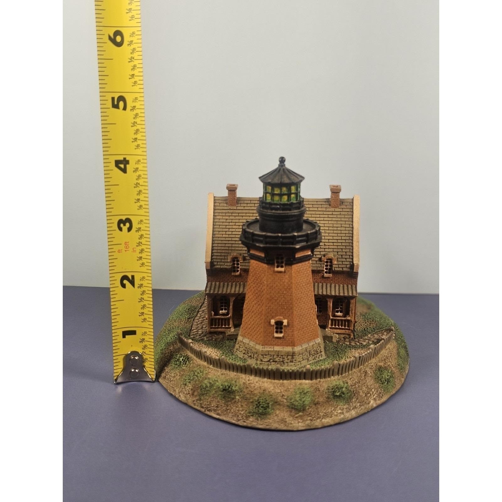 Danbury Mint Block Island Lighthouse Figurine COA 7 Inch Base