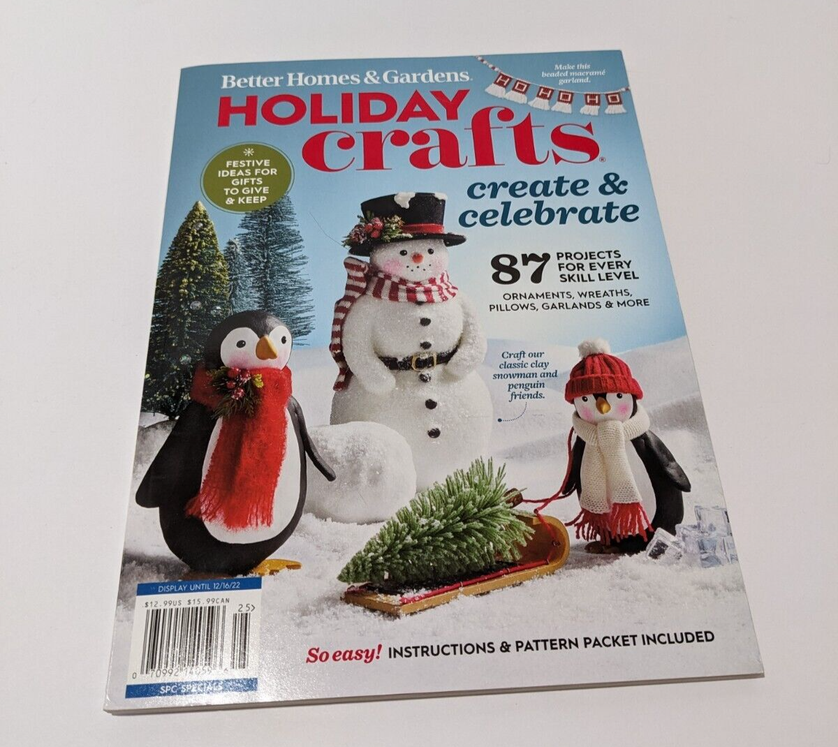 Better Homes & Gardens Holiday Crafts December 2022 Magazine Create & Celebrate