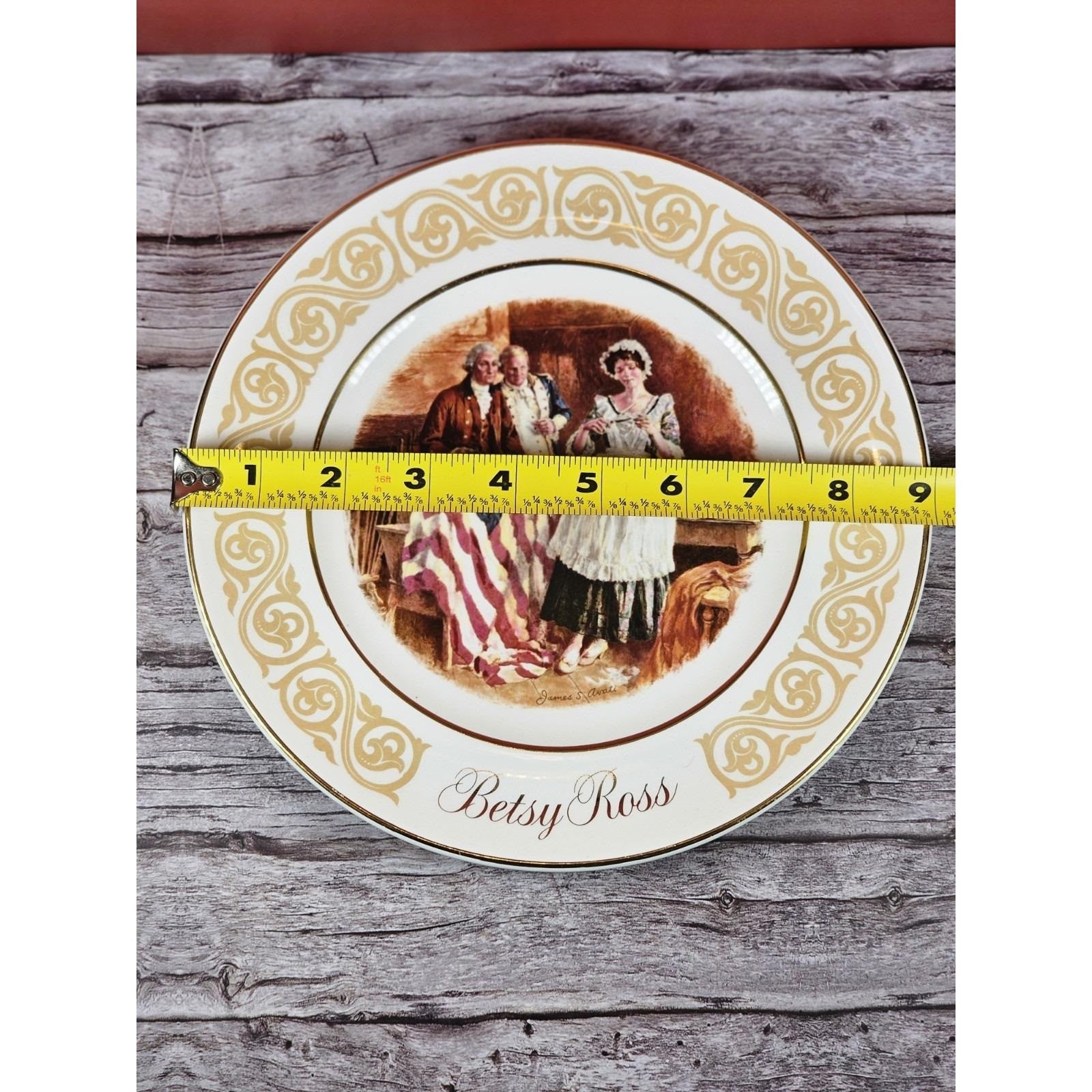 Vintage 1973 Avon Betsy Ross Plate Enoch Wedgwood England Gold Trim 9"