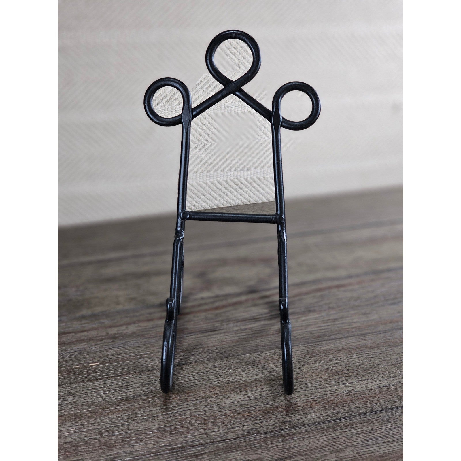 Vintage Iron Plate Stand | Black Metal Display Easel | Rustic Plate Holder