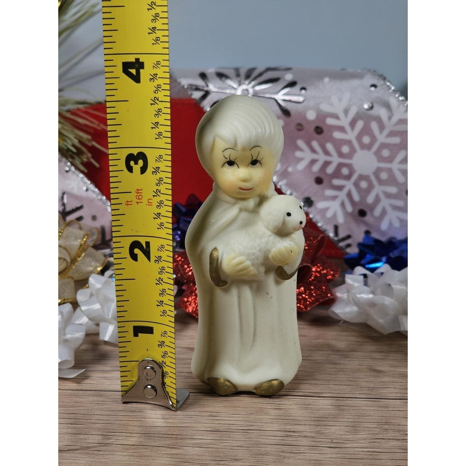 Vintage Nativity Wise Man Figurine Lamb White Gold 3.5 Inch
