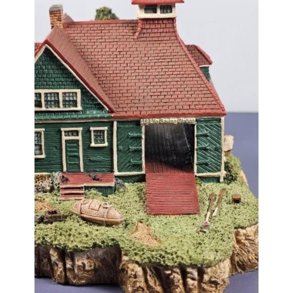 Harbour Lights Point Allerton Lighthouse 2001 w/ COA