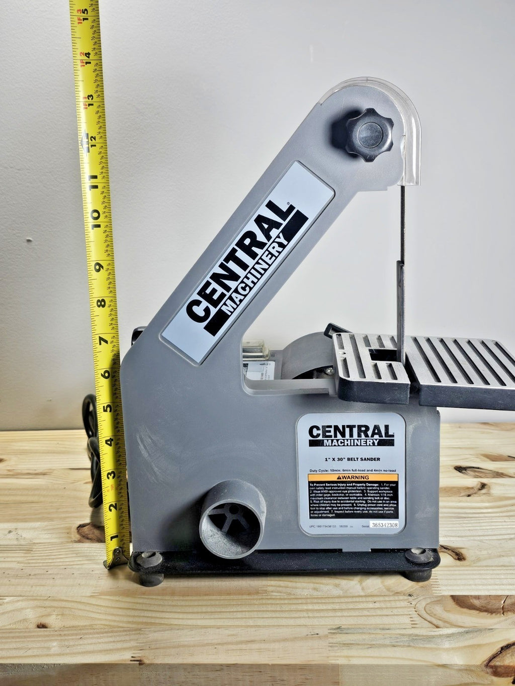 Central Machinery Belt Sander 1x30 Inch Tilting 0-45° With 5x5 Inch Table 1/4 HP
