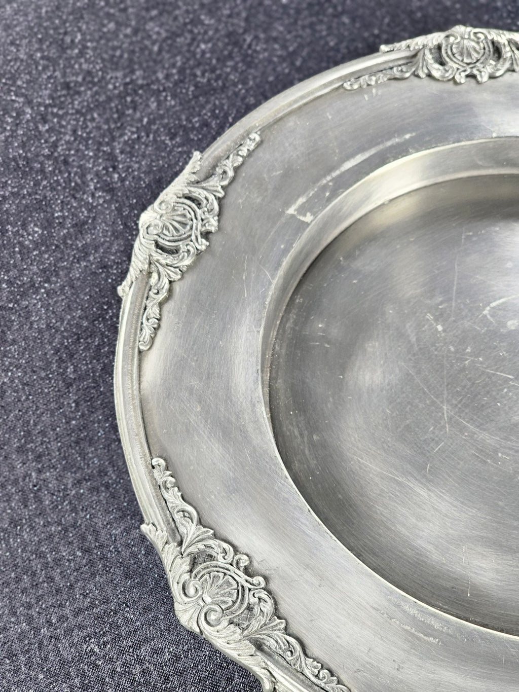Vintage Finstain Les Potstainiers Hutois Collectible Pewter Plate 12" With Ornat