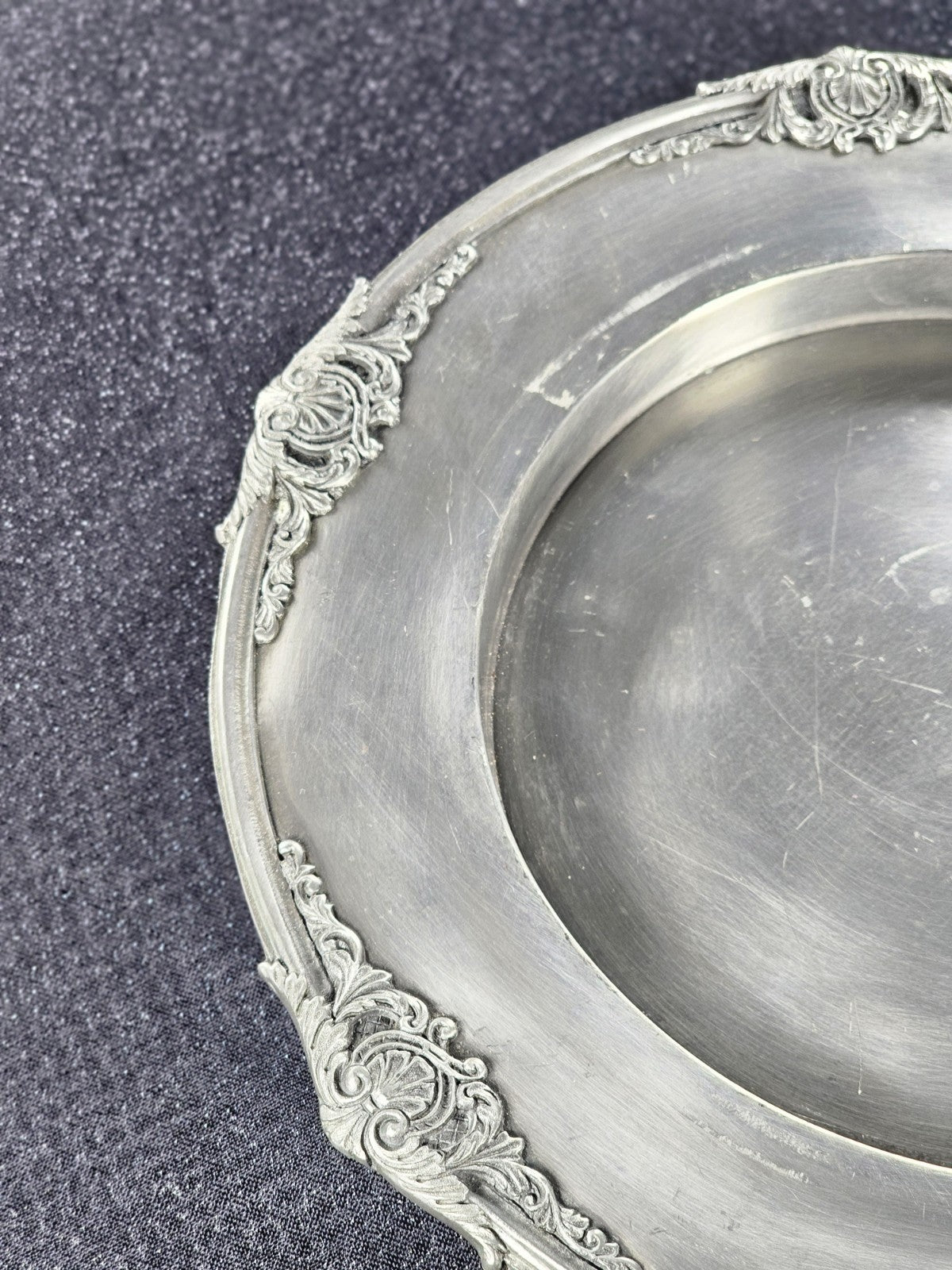 Vintage Finstain Les Potstainiers Hutois Collectible Pewter Plate 12" With Ornat