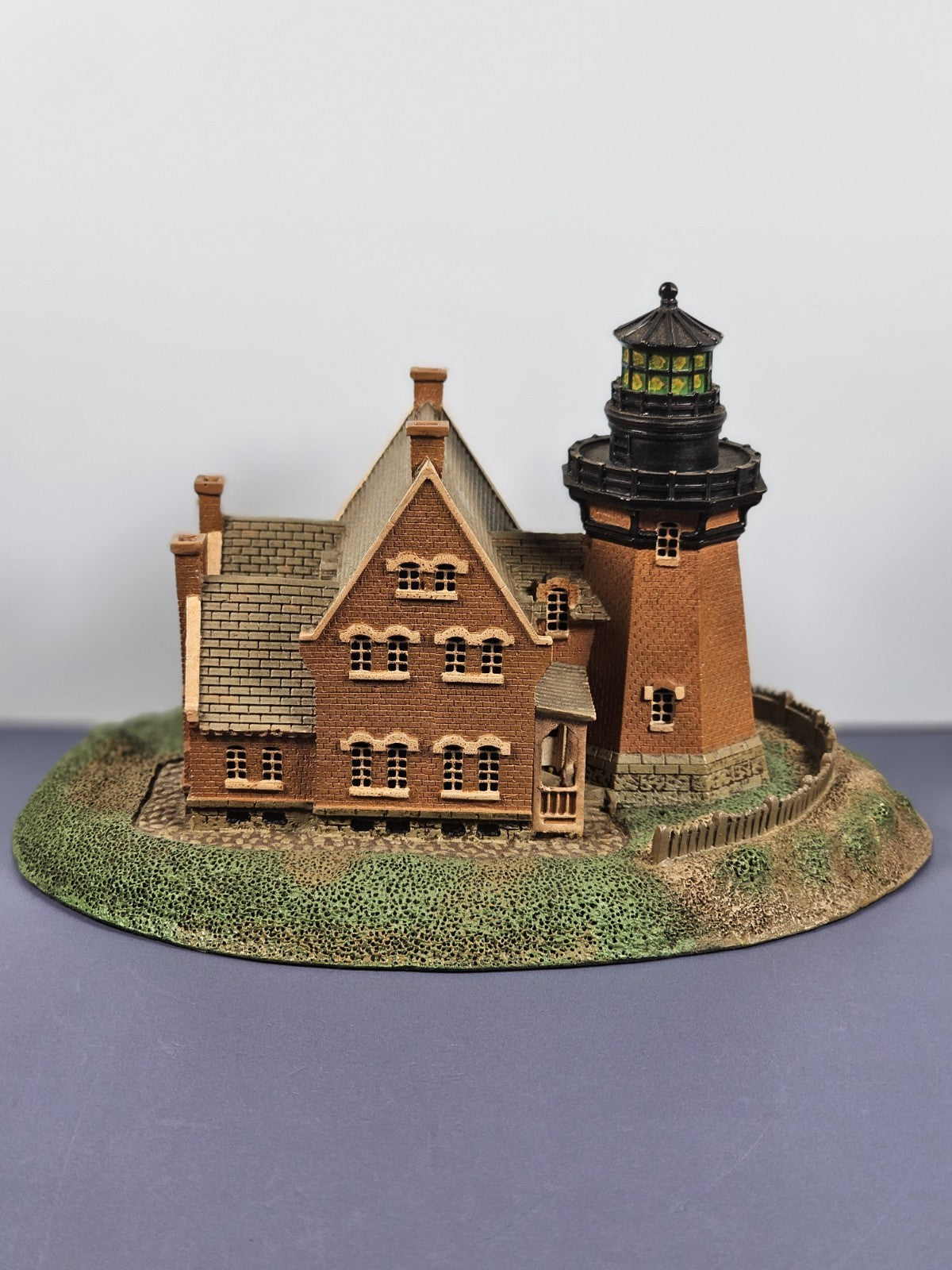 Block Island Southeast Lighthouse Historic American Lighthouses The Danbury Mint