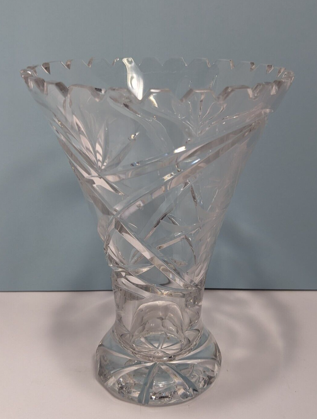 Heavy 7″ Crystal Vase with Etched Grape Cluster & Star Base – Elegant Vintage