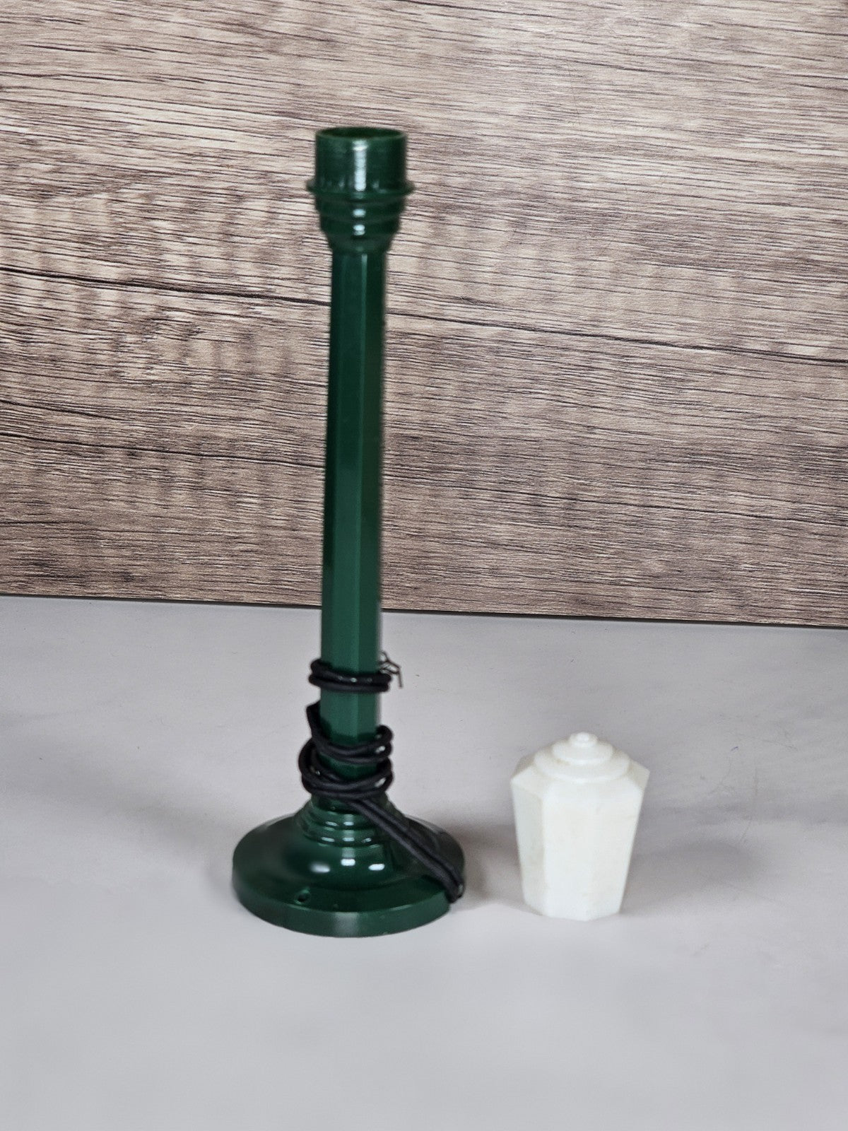 Colber Manufacturing Boulevard Lamp with Lit Globe & Original Box Not Tested