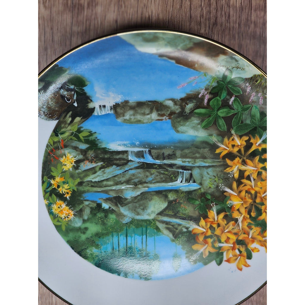 Royal Windsor Wild Honeysuckle Collector Plate Wildflowers of the South