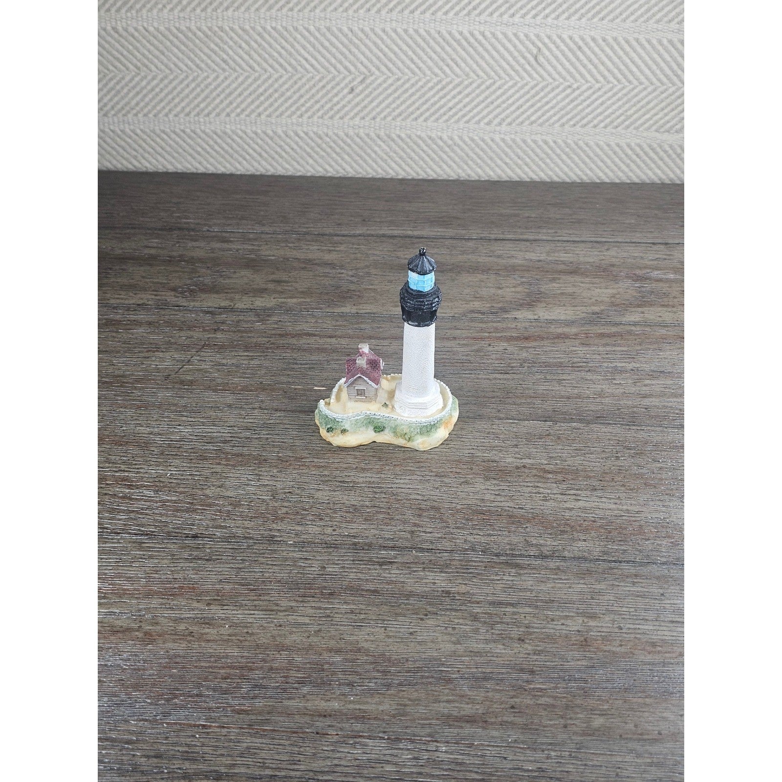 Resin Lighthouse Figurine Coastal Decor Mini Lighthouse Nautical Accent